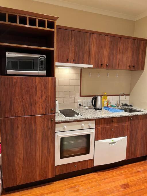 Seaview Waterfront Hotel Apt Auckland Extérieur photo